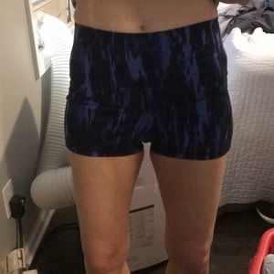 Lulumon workout shorts